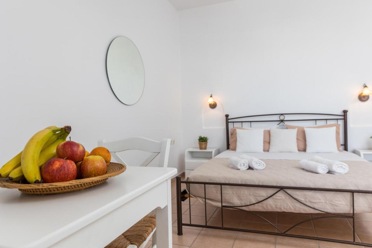 Aqua Naxos Apartments & Suites アギオス・プロコピオス エクステリア 写真